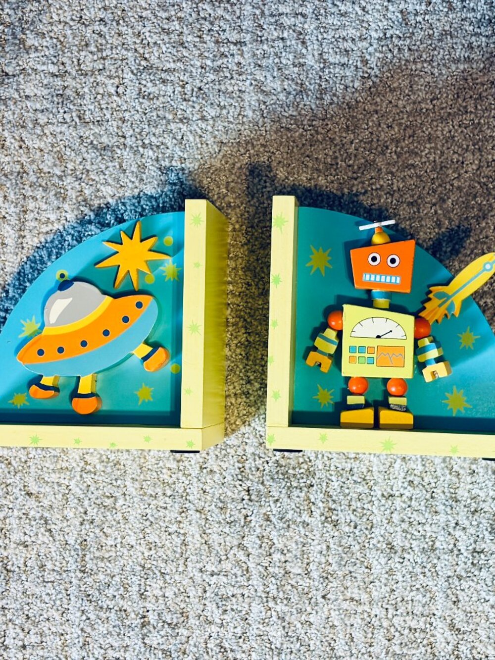 2011 Sassafras Enterprises Spaceship/ Space Theme Kid's Bookends